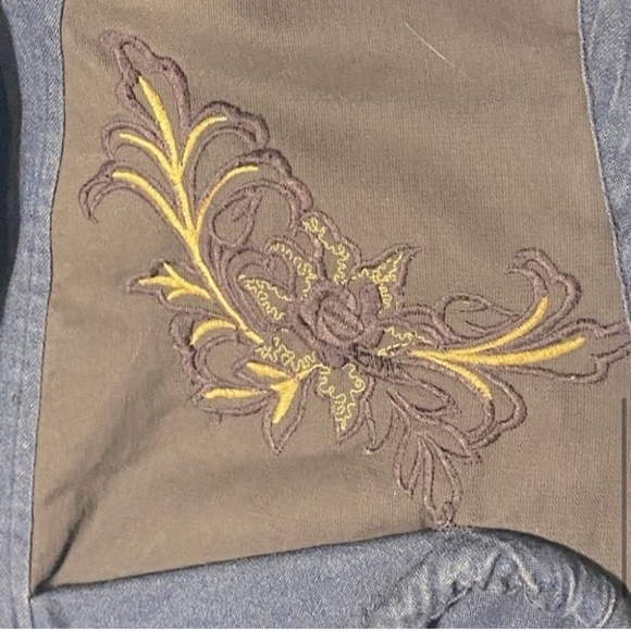 Artisanal Unique Embroidered Vest XXL - Picture 8 of 15